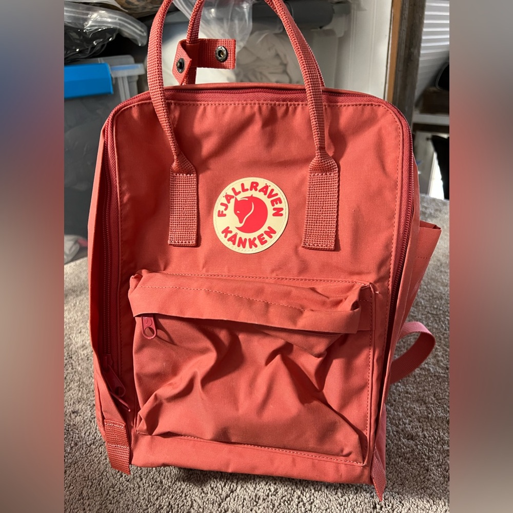 Fjallraven Kanken bag